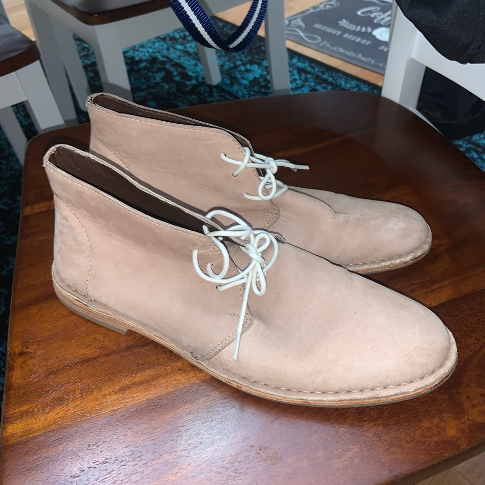 Women’s Cole Hahn size 9.5 tan shoes